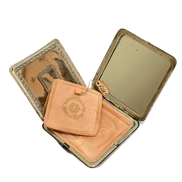 Vintage AVB Sterling Compact - Monogram “P” - Picture 5 of 8